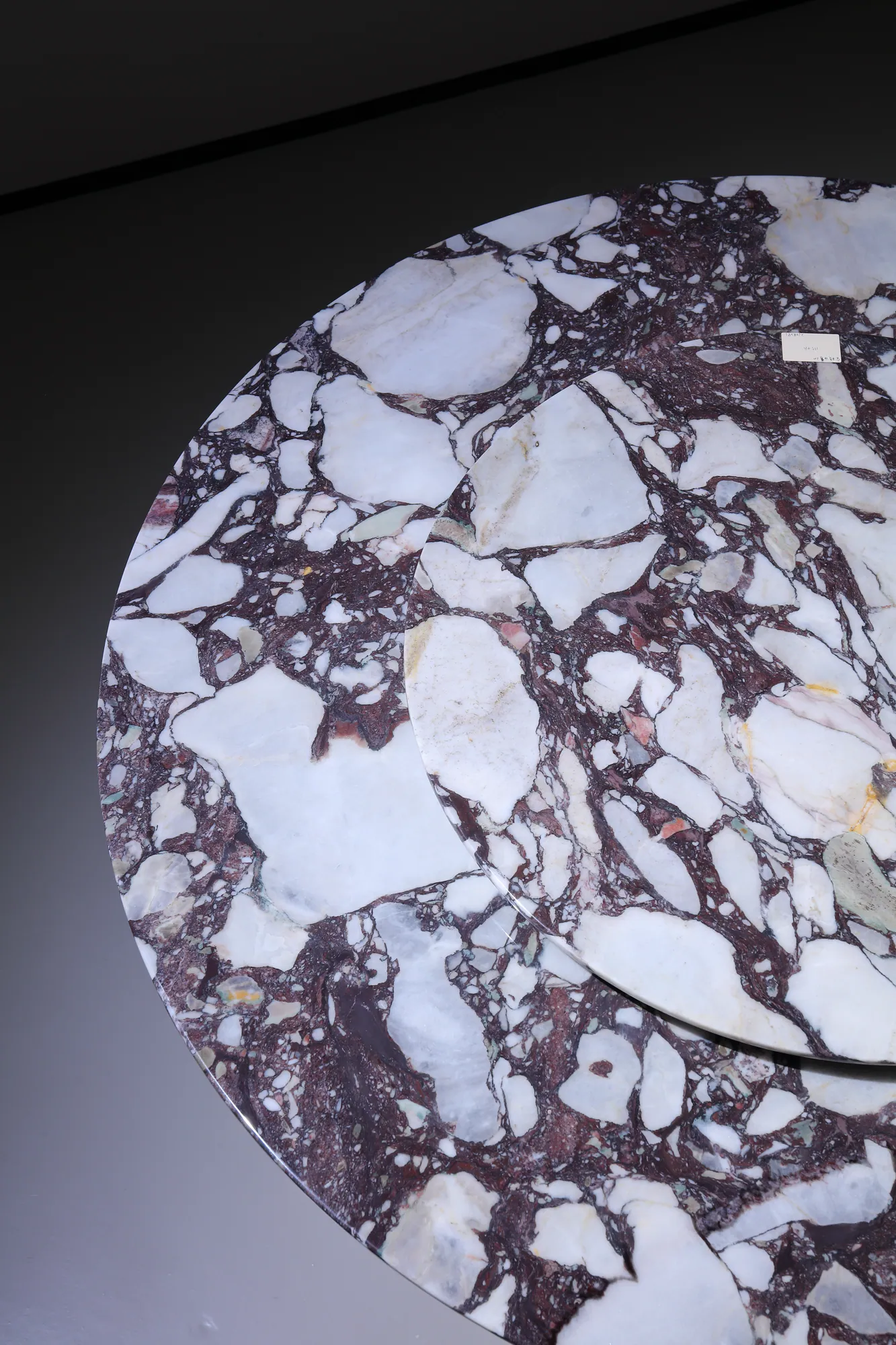 Calacatta Viola Round Dining Table - detail view 3