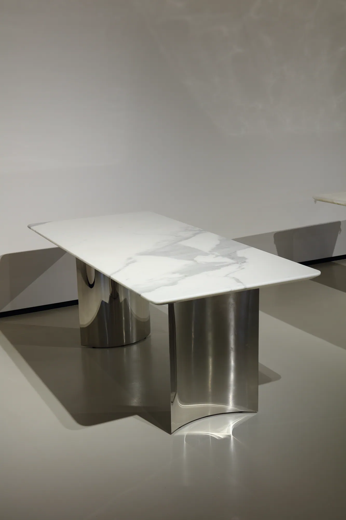 Calacatta White Rectangular Dining Table - detail view 1