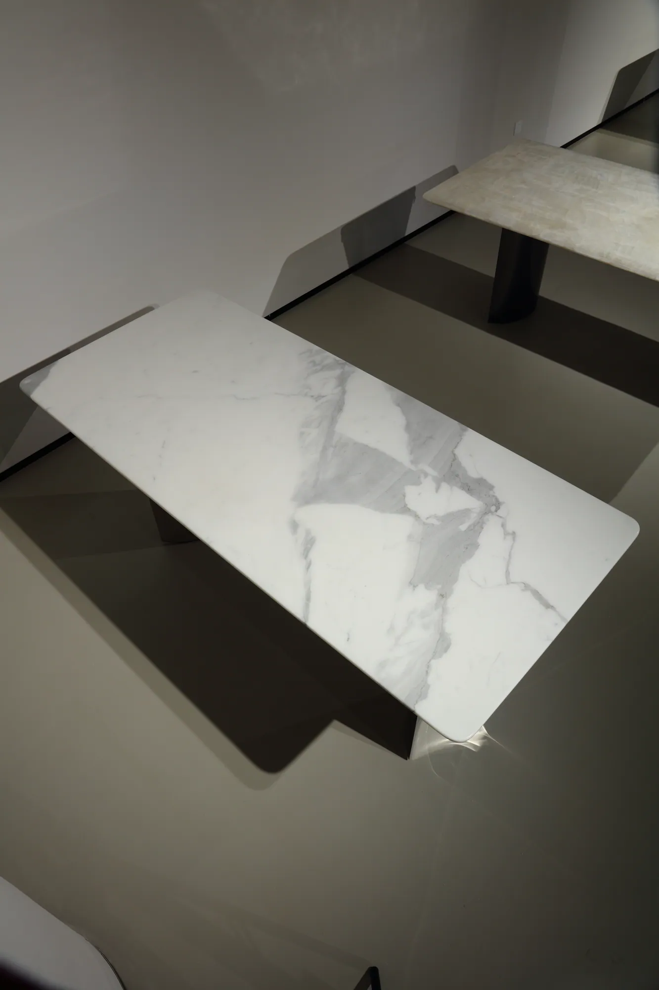 Calacatta White Rectangular Dining Table - detail view 2