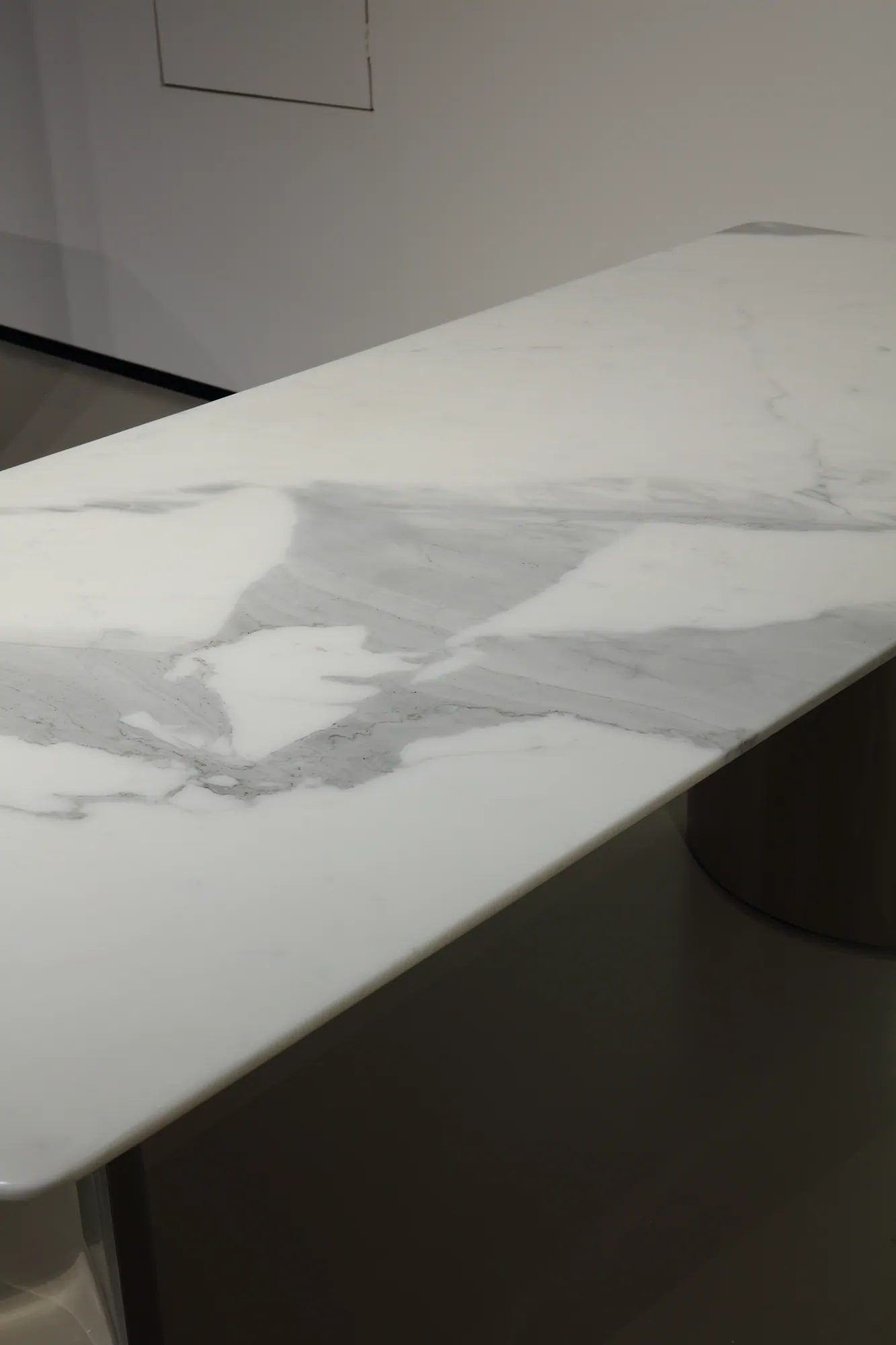 Calacatta White Rectangular Dining Table - detail view 4