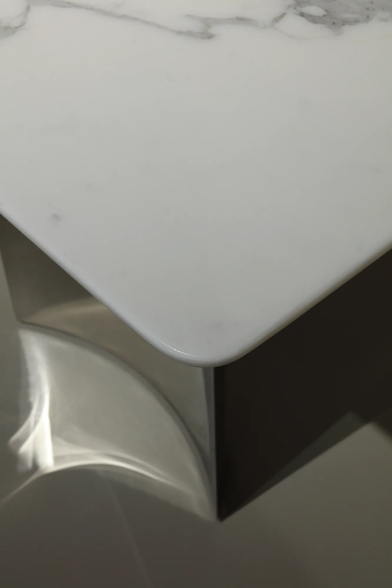 Calacatta White Rectangular Dining Table - detail view 5