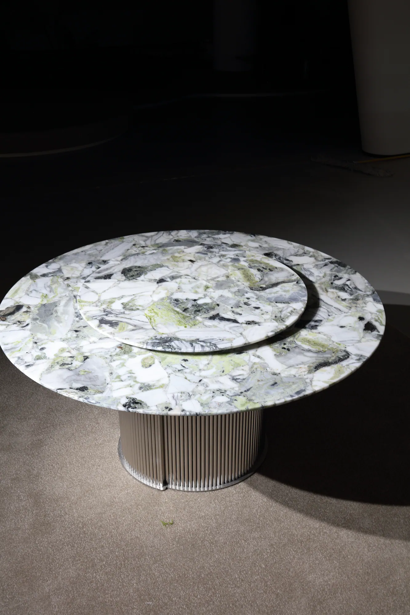 Cold Jade Round Dining Table - detail view 1