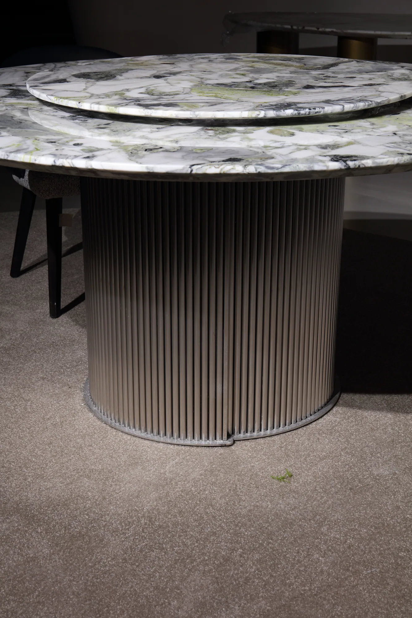 Cold Jade Round Dining Table - detail view 4