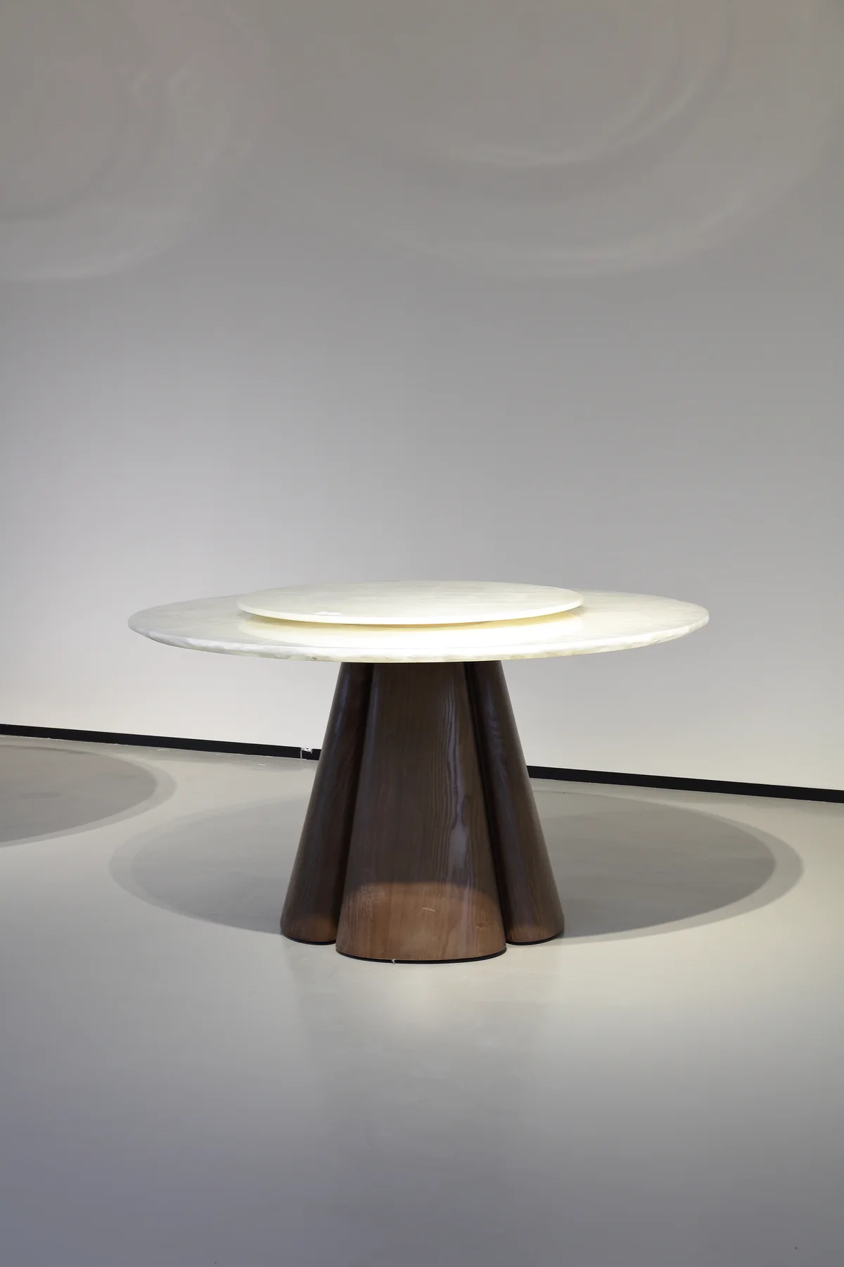 DIANKE Round Dining Table DT-0521 - full product view
