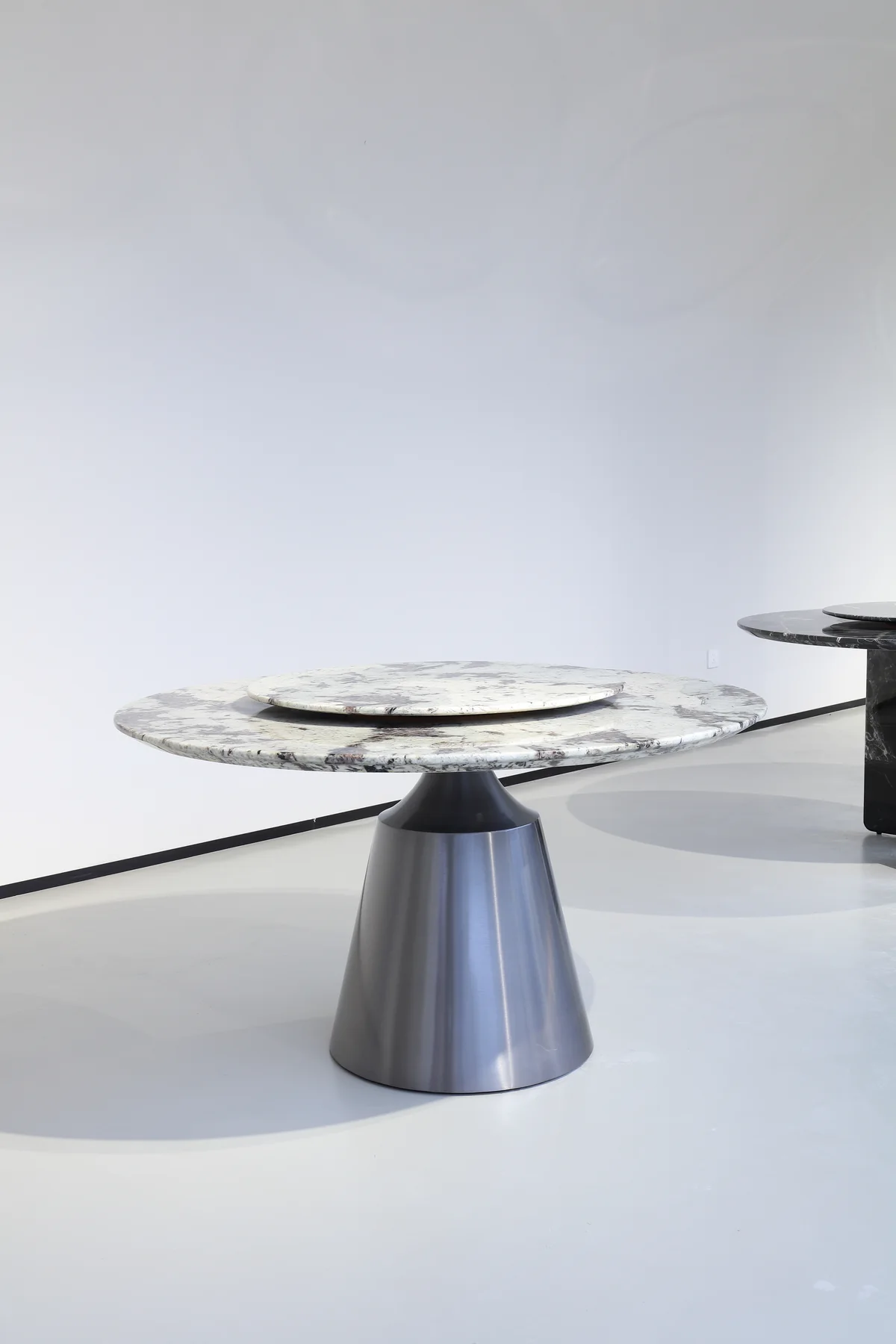 DIANKE Round Dining Table DT-0525 - full product view