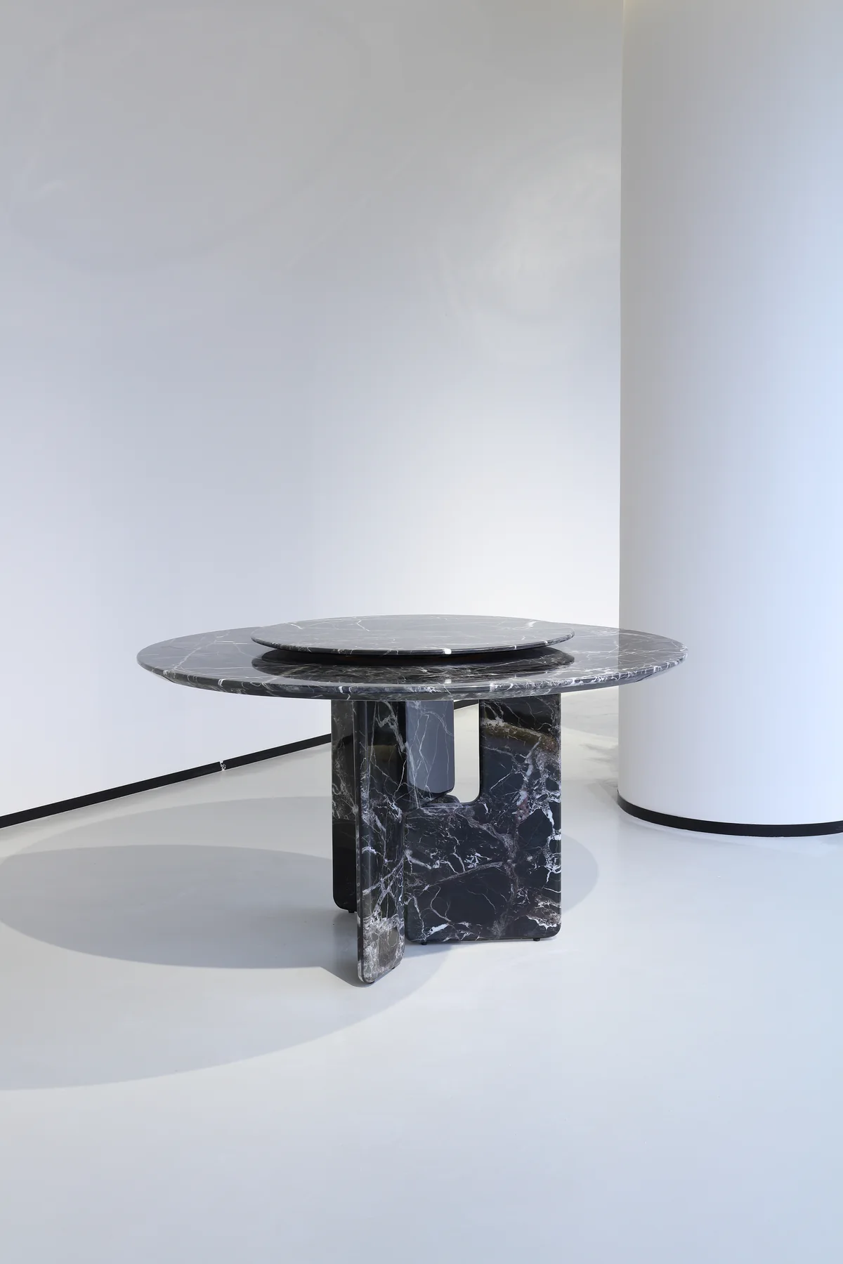 DIANKE Round Dining Table DT-0526 - full product view