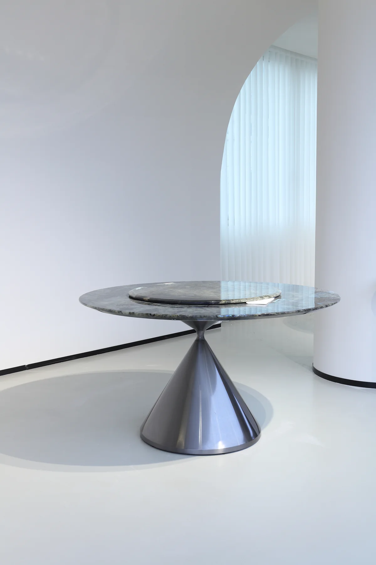 DIANKE Round Dining Table DT-0527 - full product view