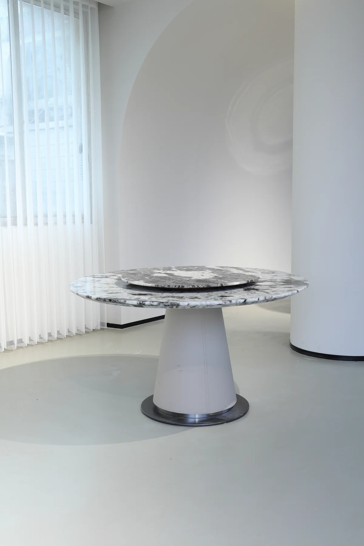 DIANKE Round Dining Table DT-0529 - full product view