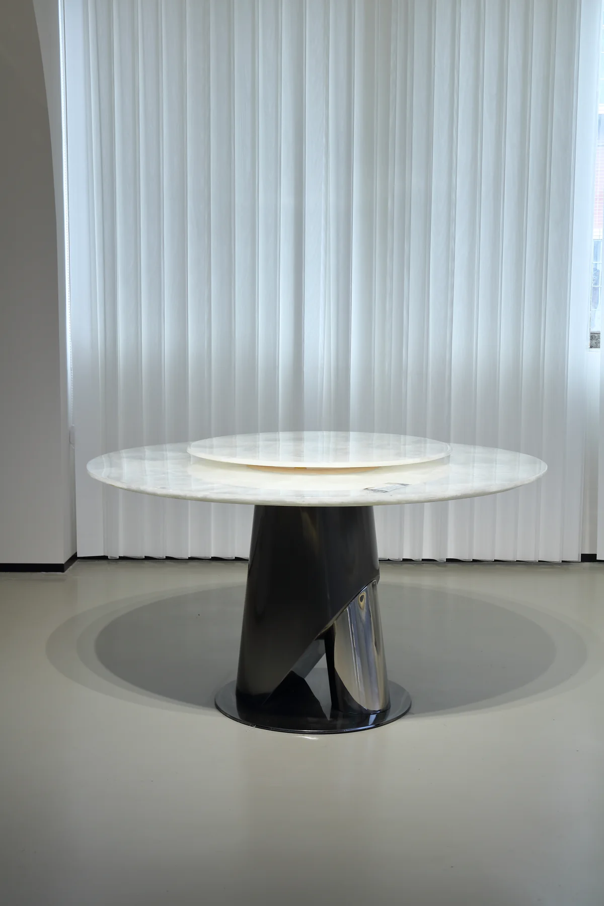 DIANKE Round Dining Table DT-1017 - full product view