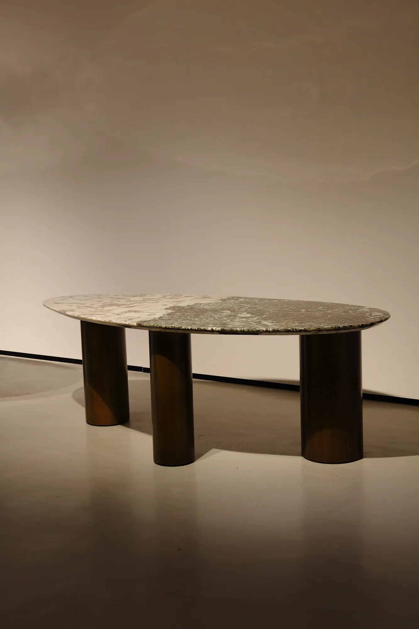 Green Diamond Pandora oval natural-stone dining table