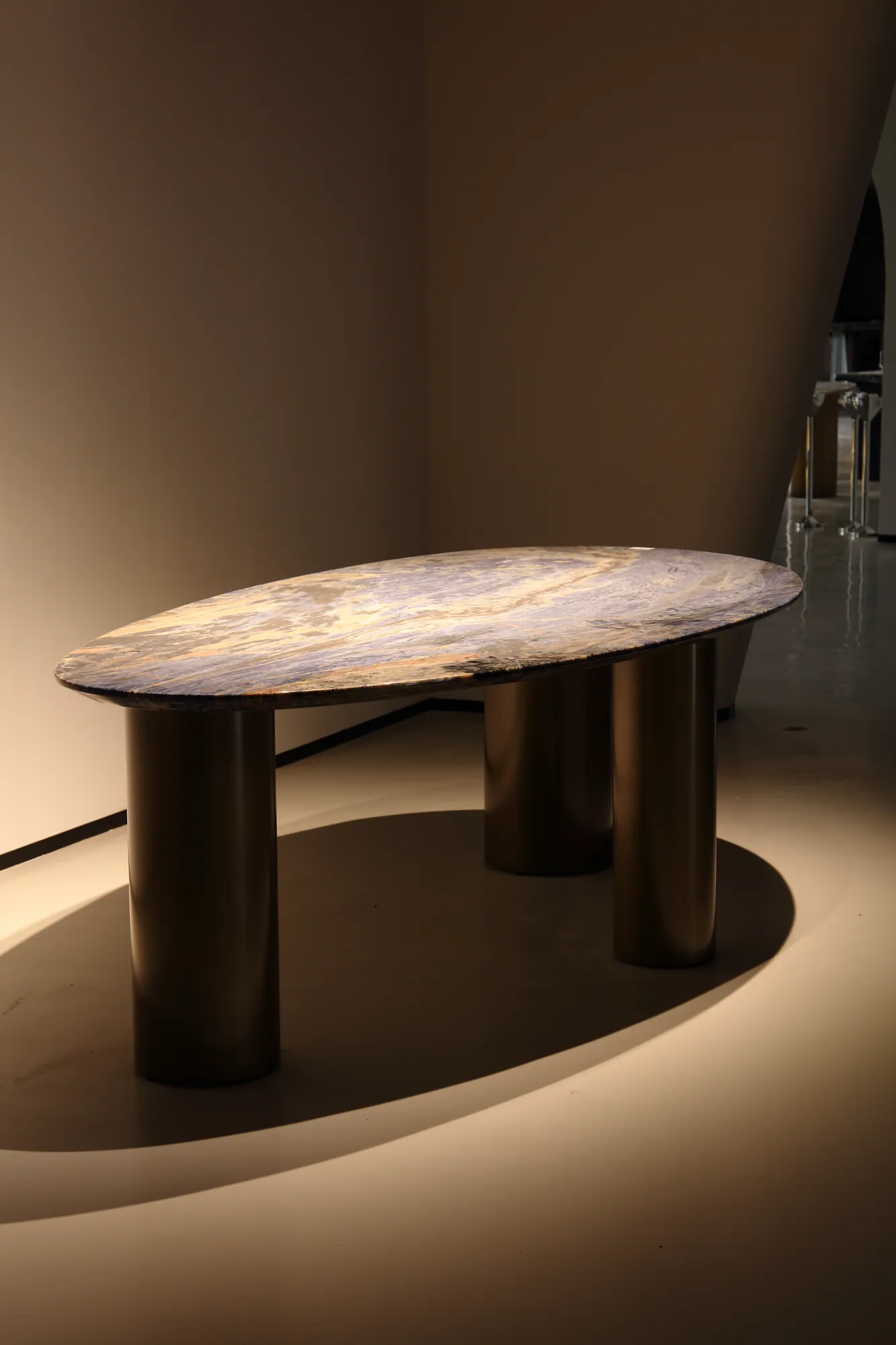 Jingtai Blue Oval Dining Table - detail view 5