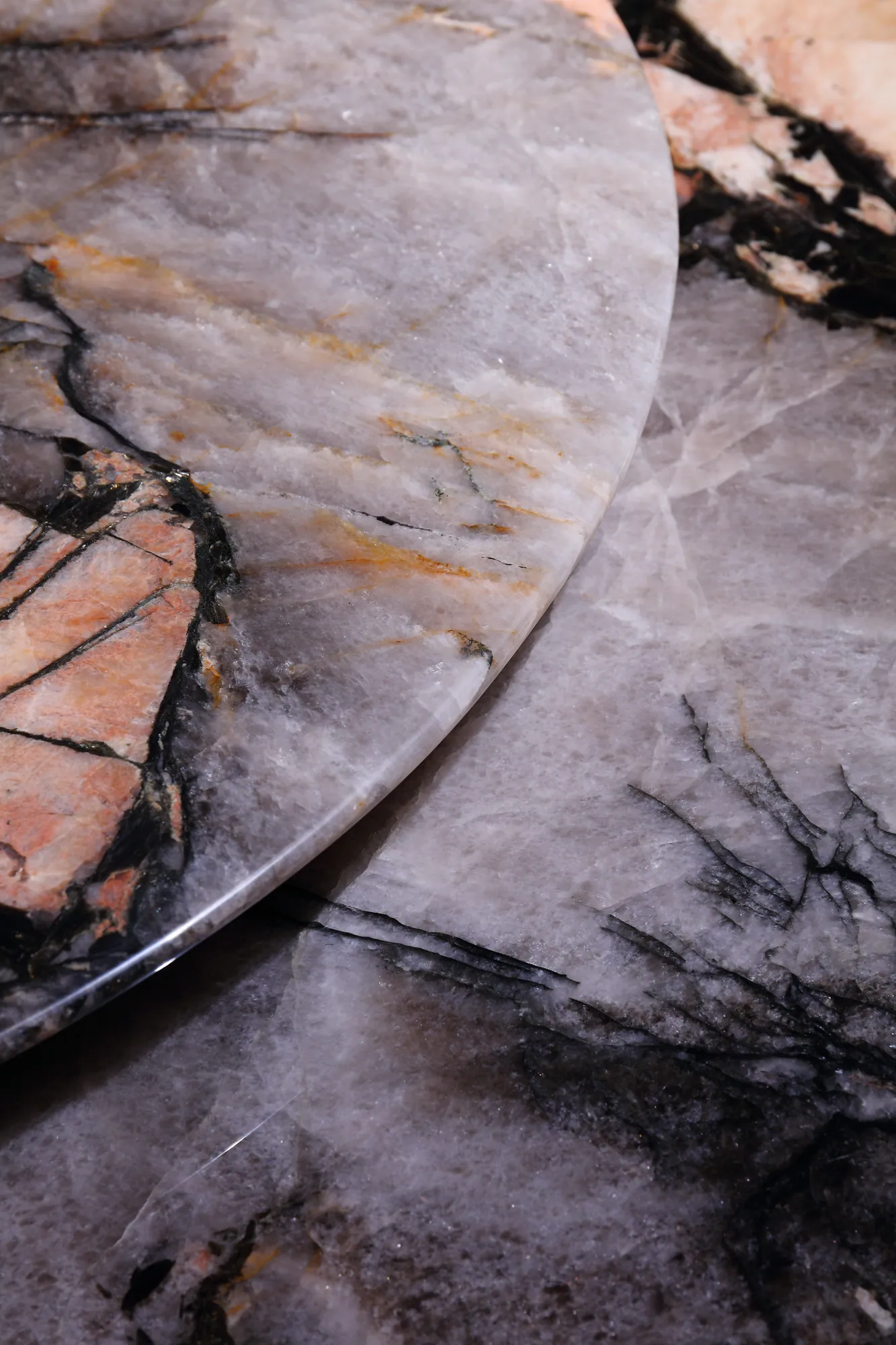 Pink Diamond Pandora Round Dining Table - detail view 4