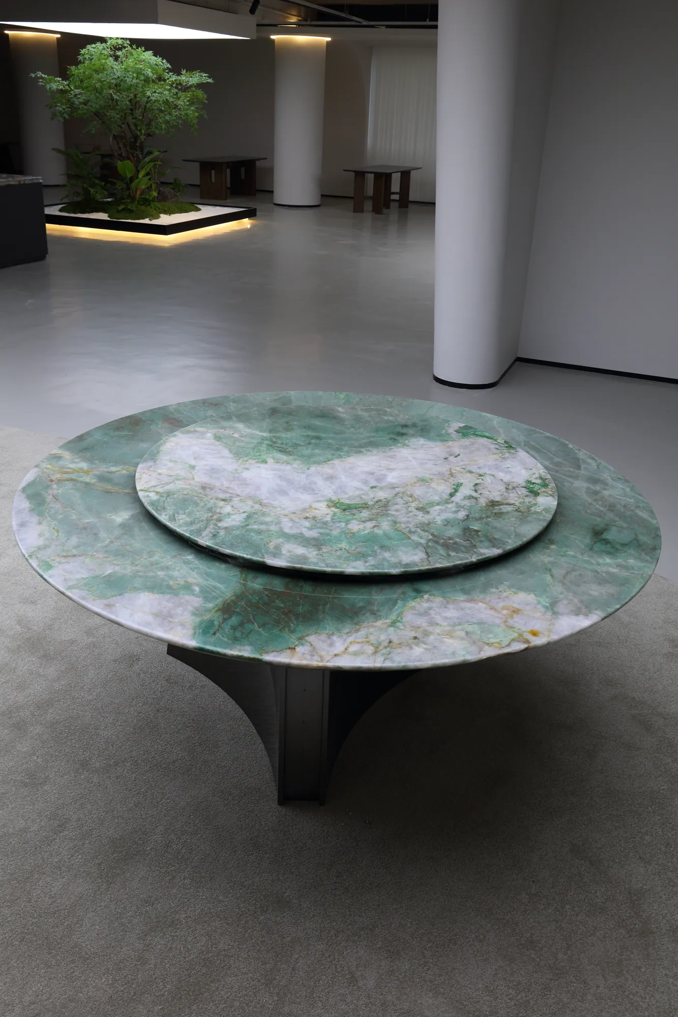 Royal Emerald Round Dining Table - full product view