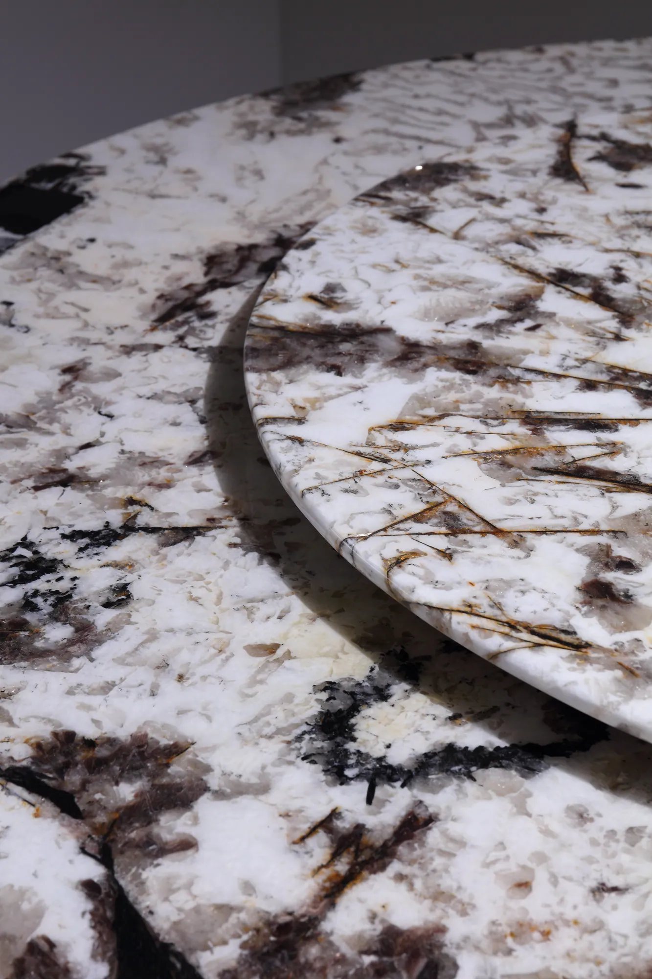 Snow Mountain Blue Round Dining Table - detail view 2