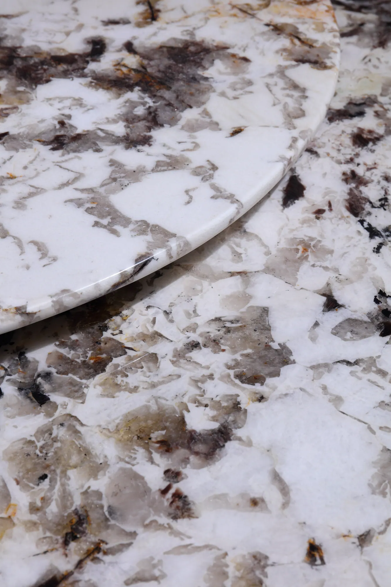 Snow Mountain Blue Round Dining Table - detail view 3